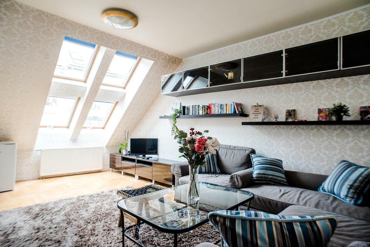 Hollo Apartment - Private Garage - A/C Budapest Kültér fotó