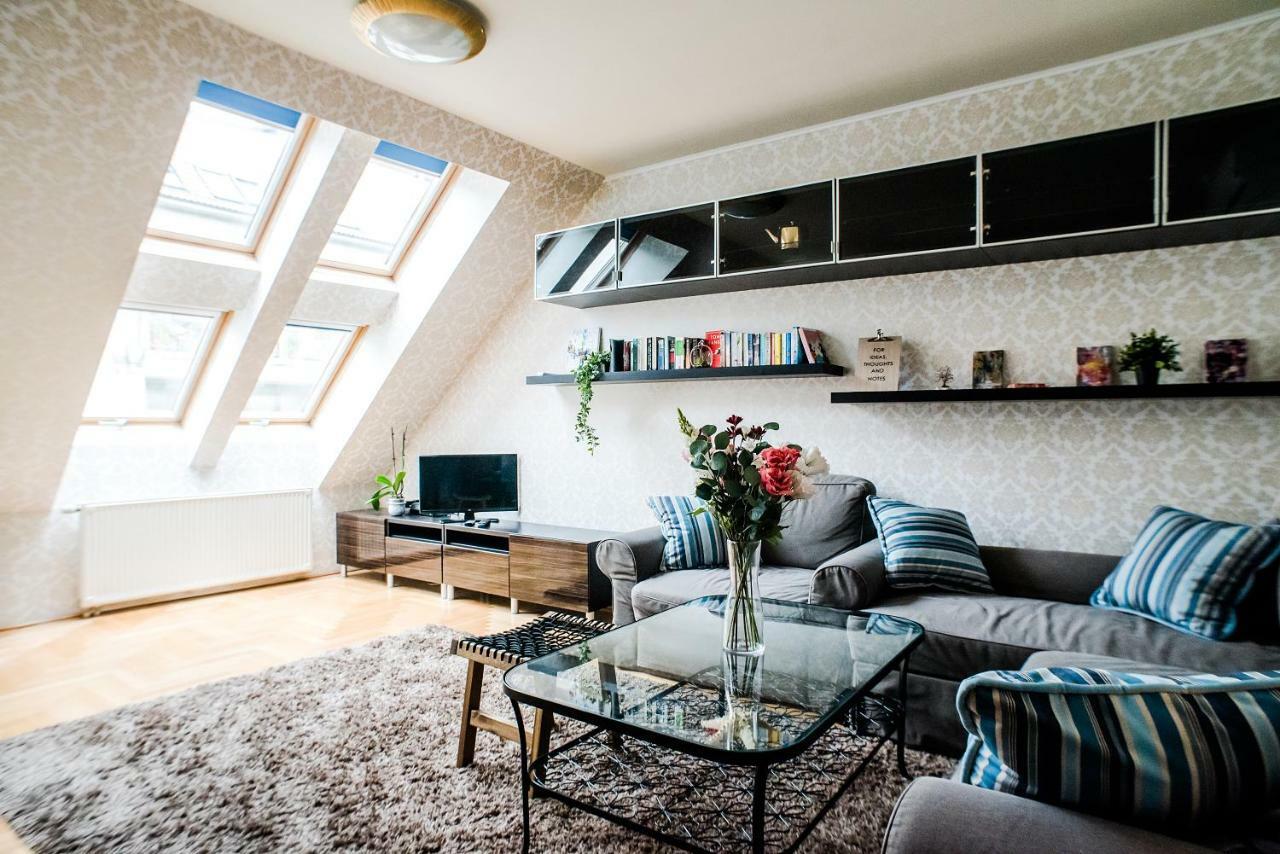Hollo Apartment - Private Garage - A/C Budapest Kültér fotó